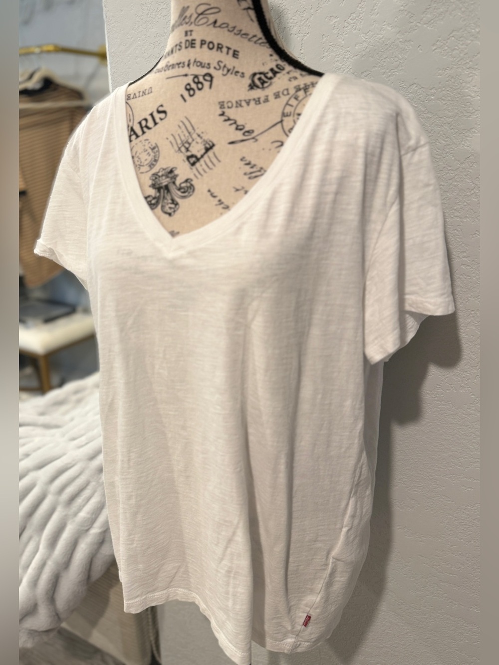 Levi’s White Slub Knit V-Neck Short Sleeve T-Shirt NWT XL - Picture 3 of 11